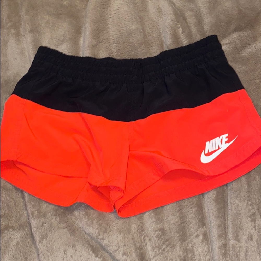 never worn nike shorts